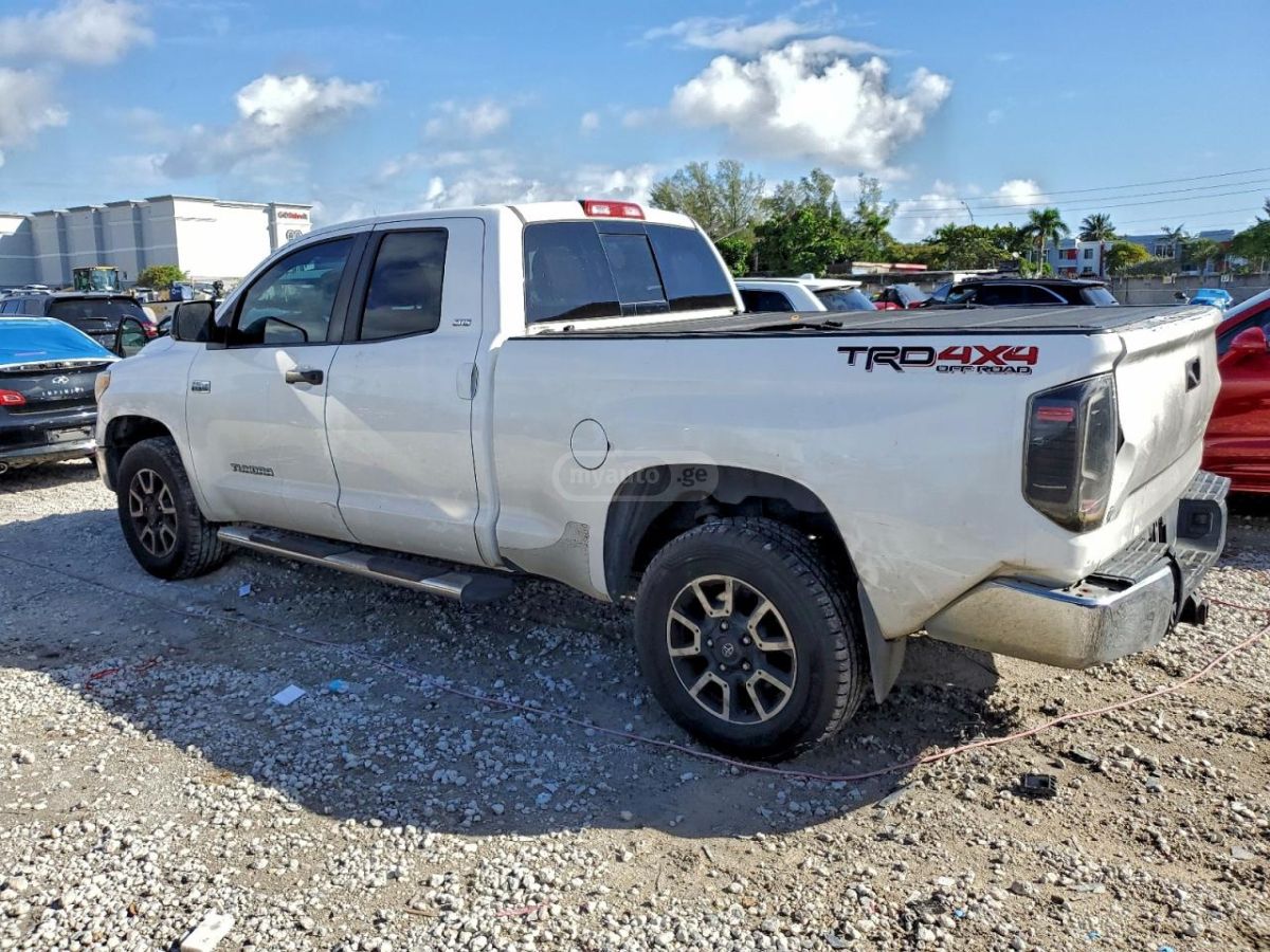 Toyota Tundra 2017 — photo 2