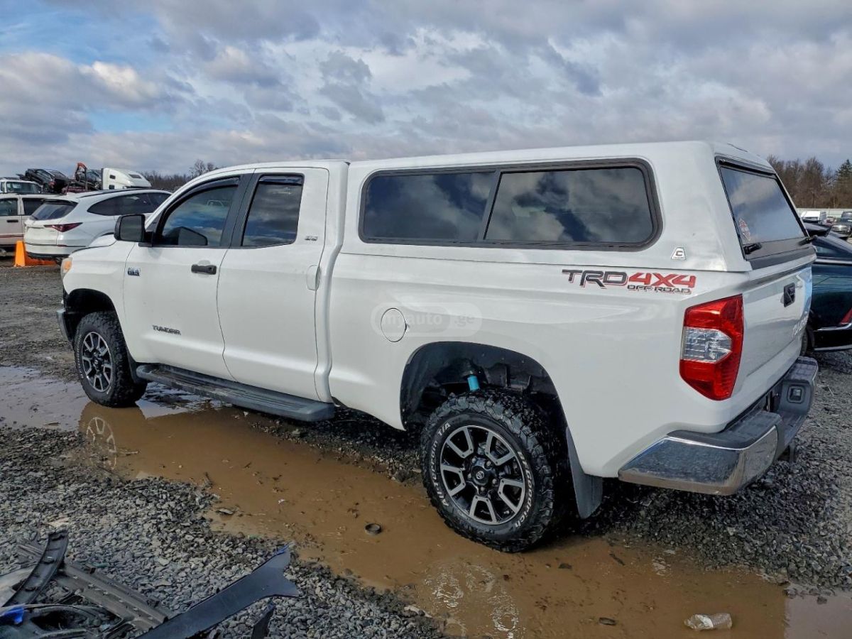 Toyota Tundra 2016 — photo 2