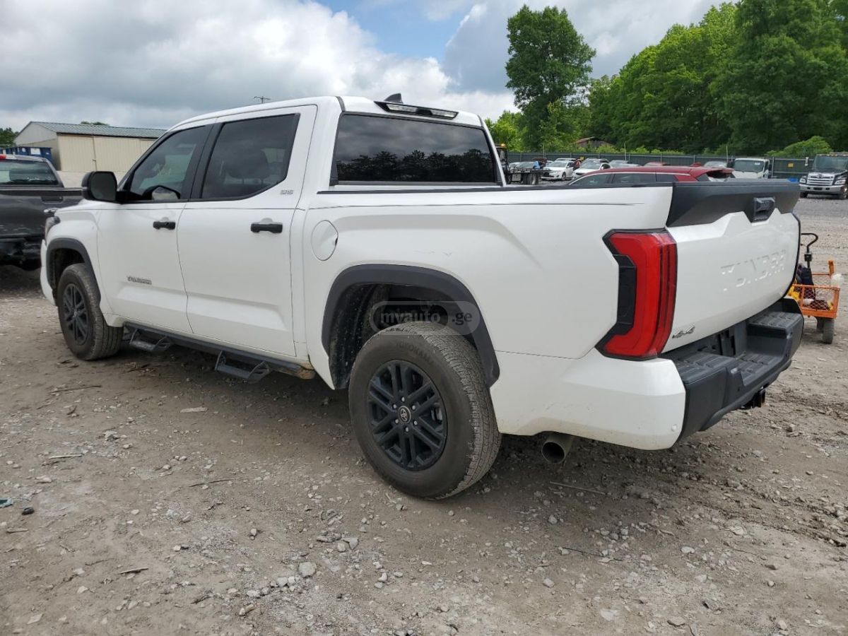 Toyota Tundra 2025 — photo 2