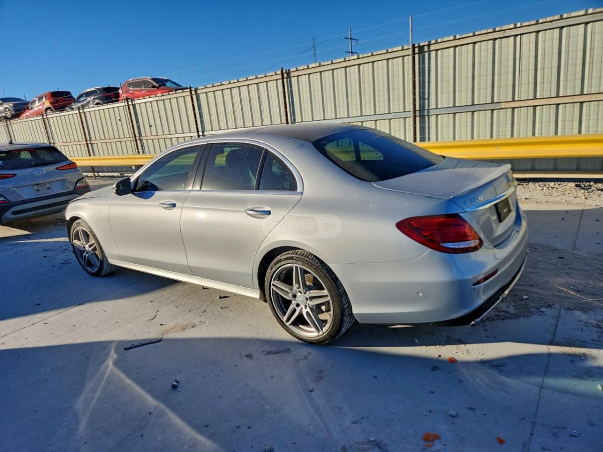 Mercedes-Benz E 300 2017 — photo 2