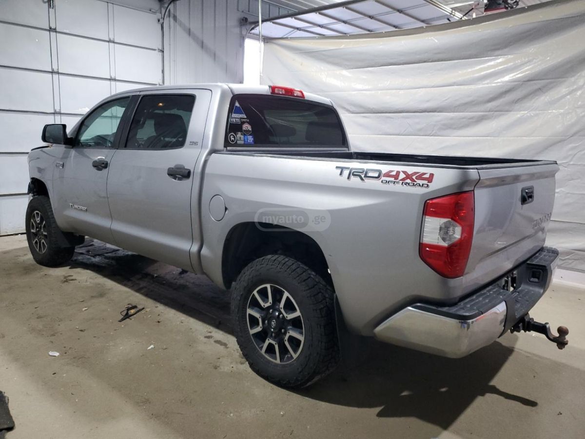 Toyota Tundra 2015 — photo 2