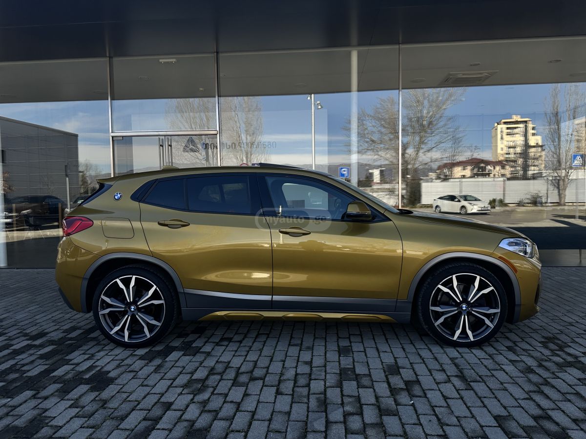 BMW X2 2018 — photo 2