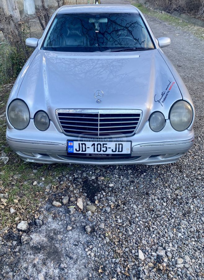 Mercedes-Benz E 270 2001 — photo 2