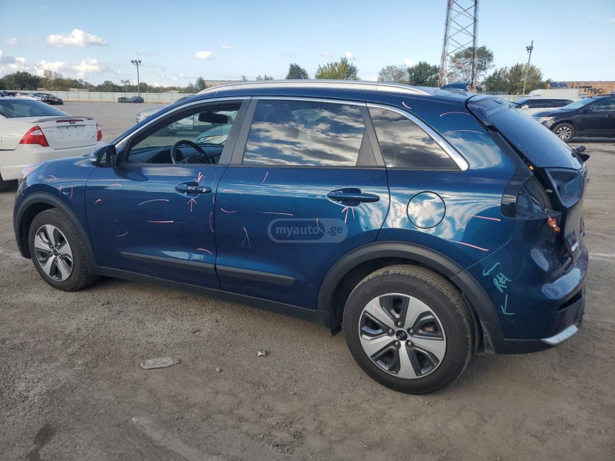 Kia Niro 2017 — photo 2