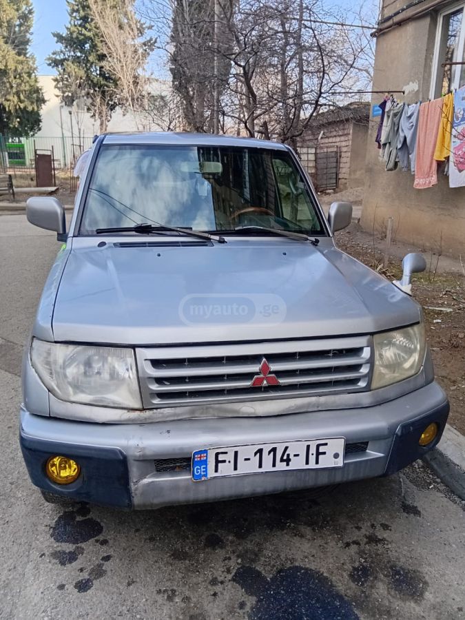 Mitsubishi Pajero IO 2000 — photo 2