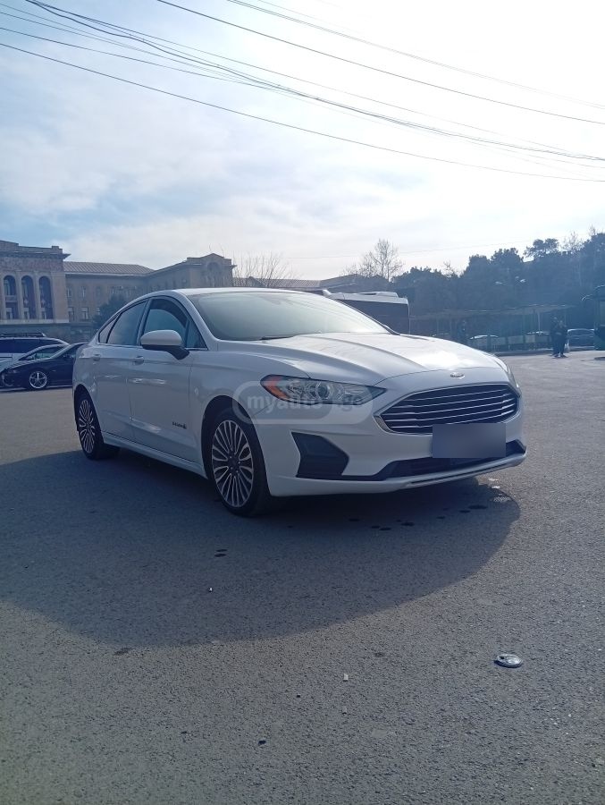Ford Fusion 2018 — photo 2