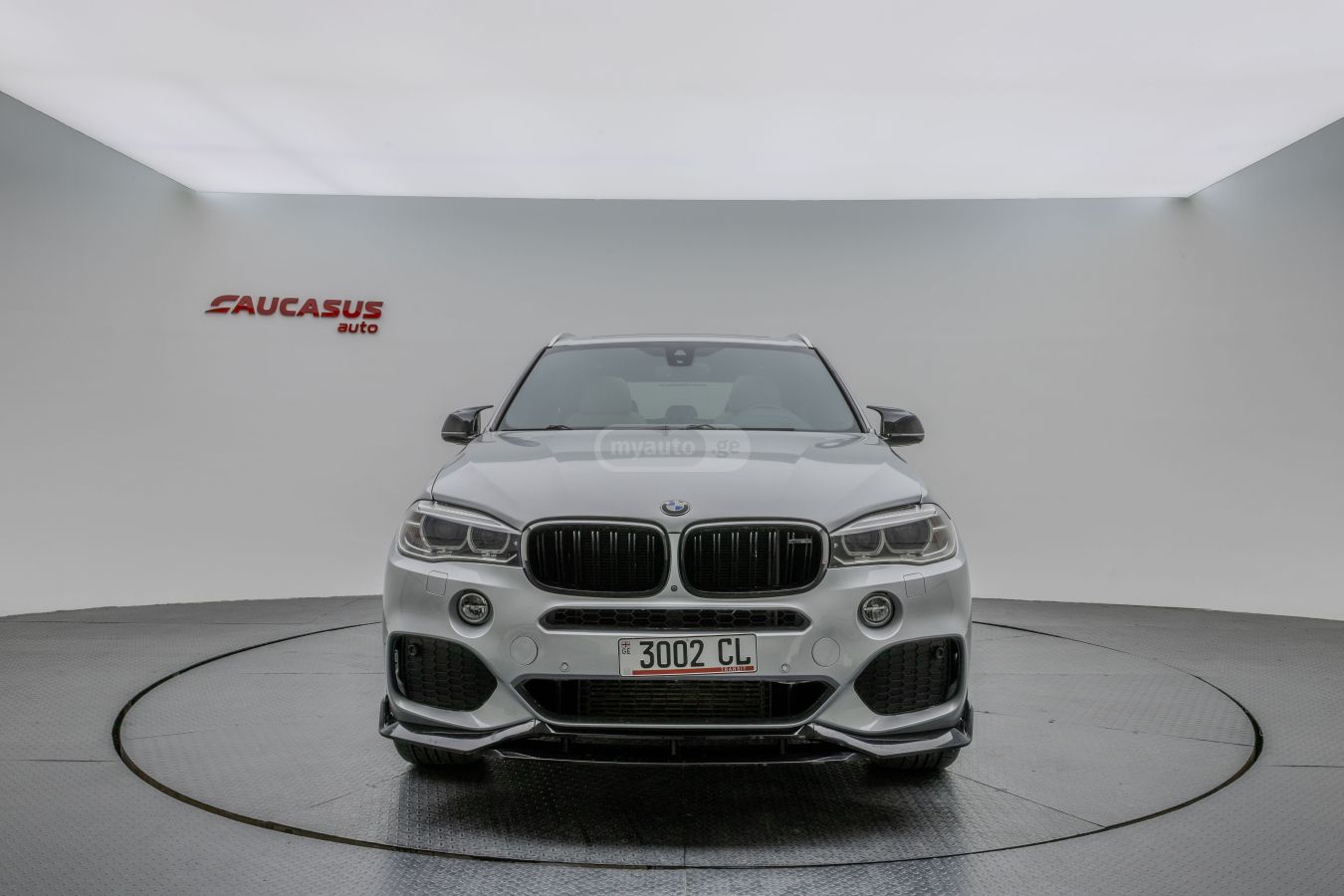 BMW X5 2017 — photo 2