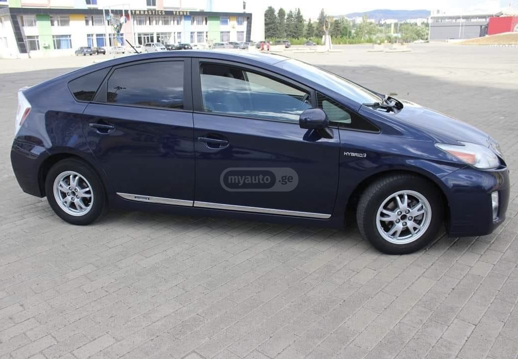 Toyota Prius 2012 — photo 2