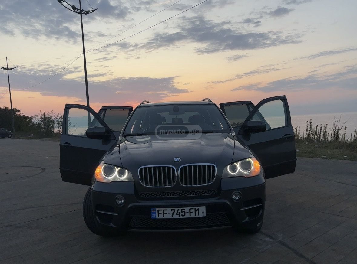 BMW X5 2013 — photo 2