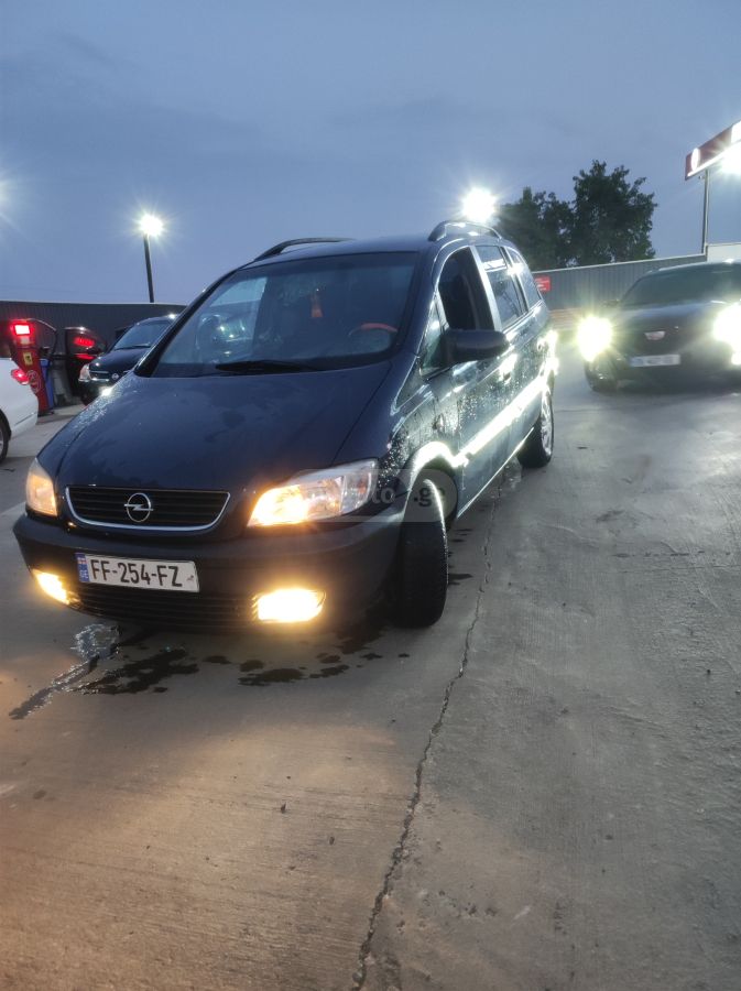 Opel Zafira 2003 — photo 2