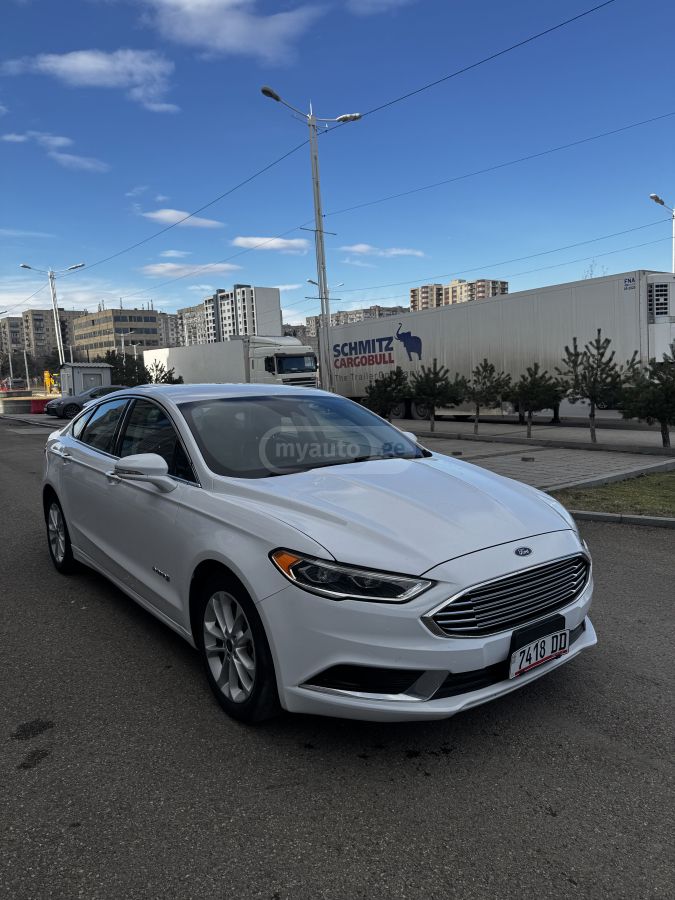 Ford Fusion 2017 — photo 2