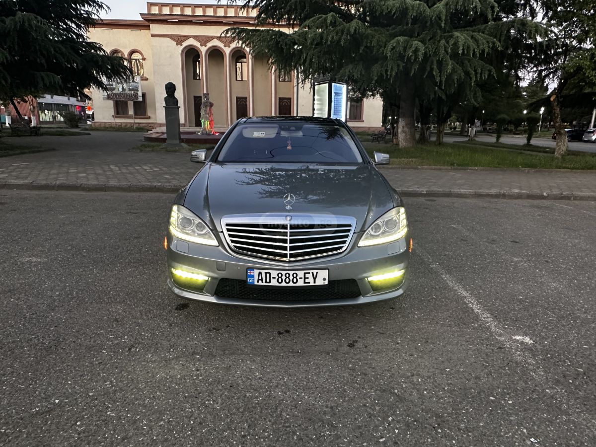 Mercedes-Benz S 550