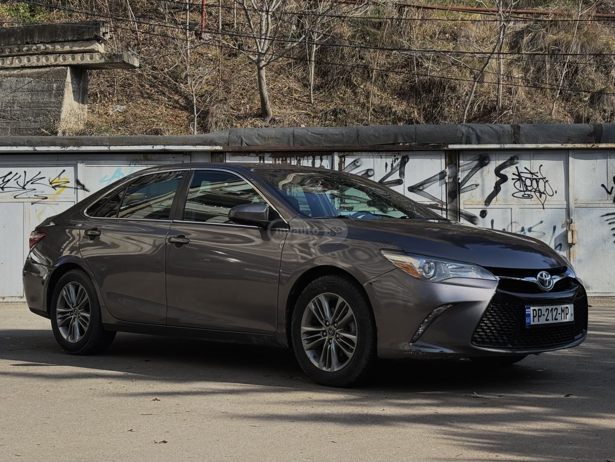 Toyota Camry 2015 — photo 2