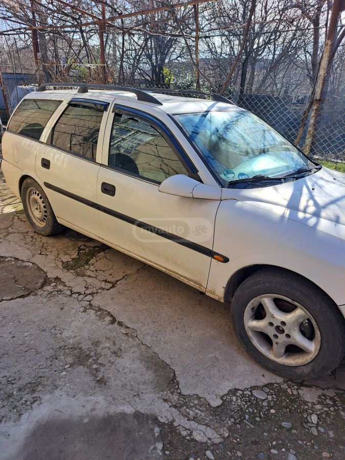 Opel Vectra 1998 — photo 2