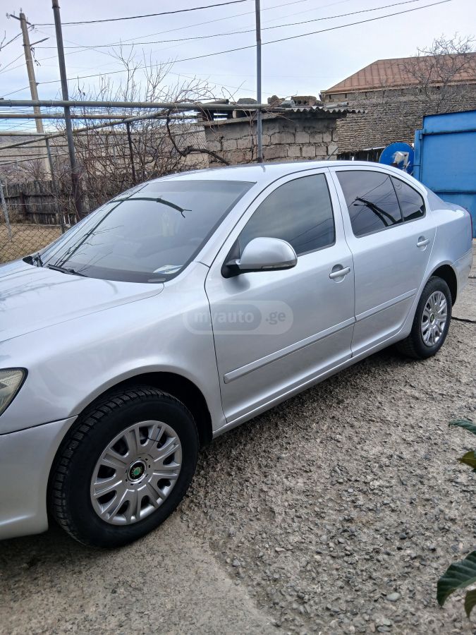Skoda Octavia 2011 — photo 2