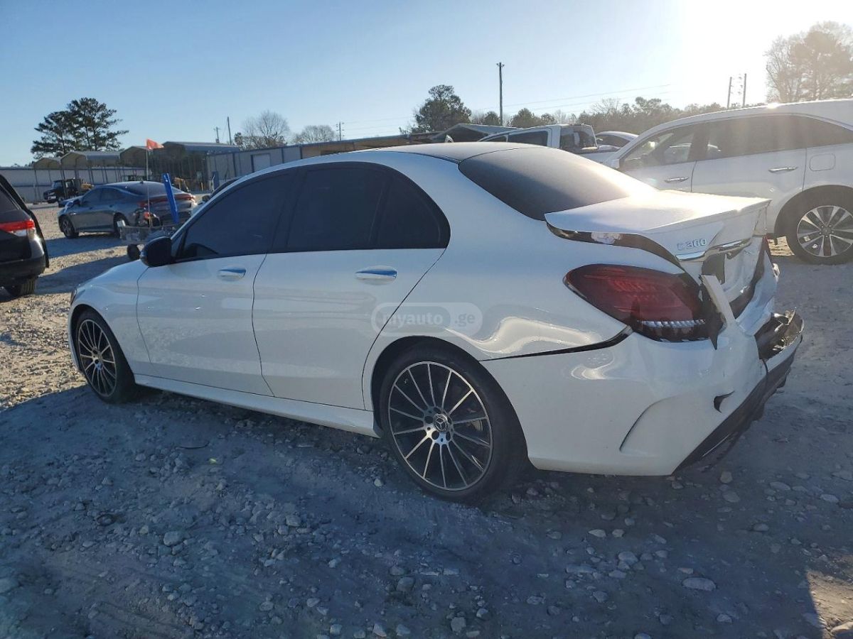 Mercedes-Benz C 300 2020 — photo 2