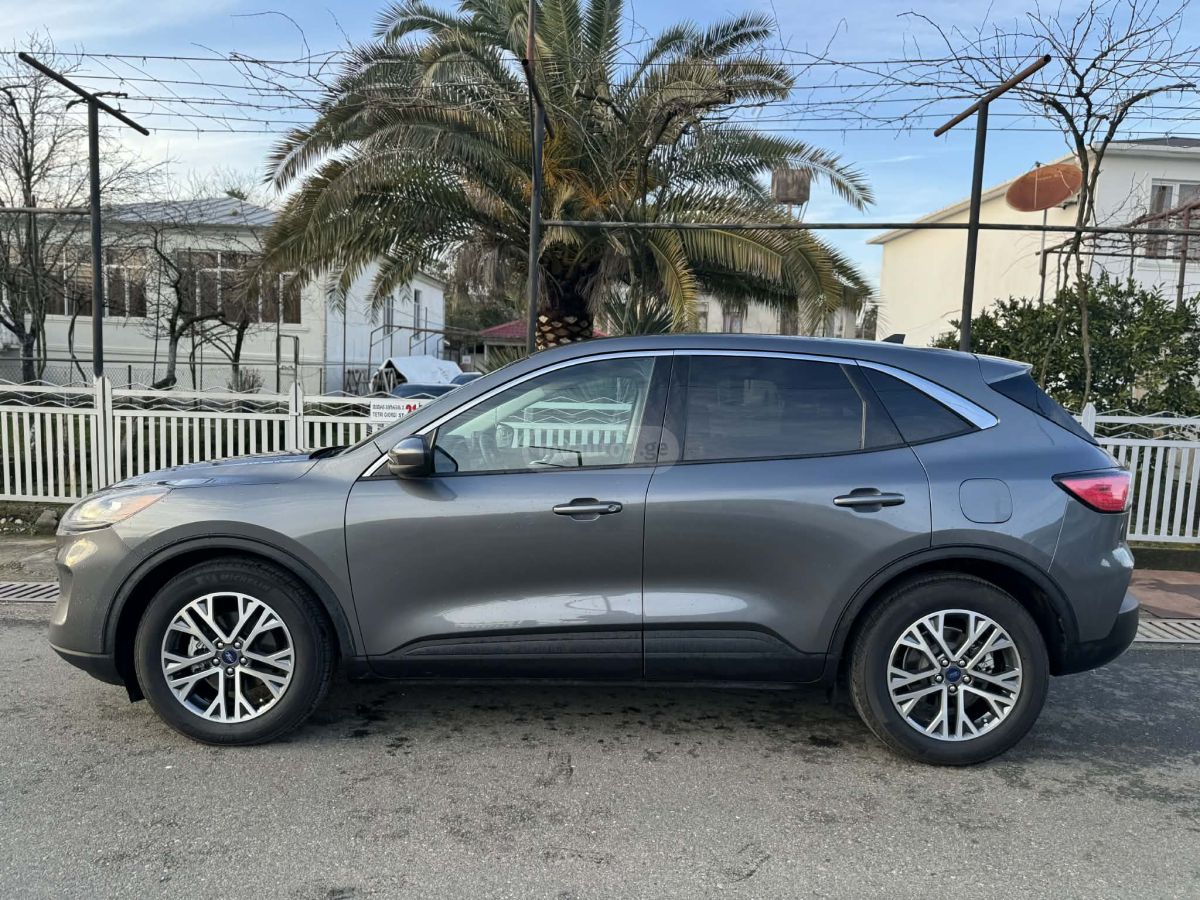 Ford Escape 2022 — photo 2