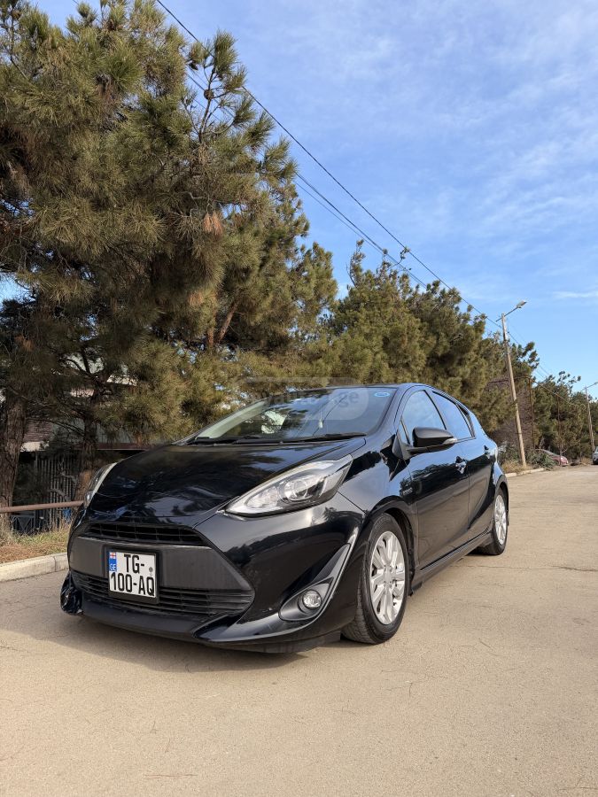 Toyota Aqua 2018 — photo 2