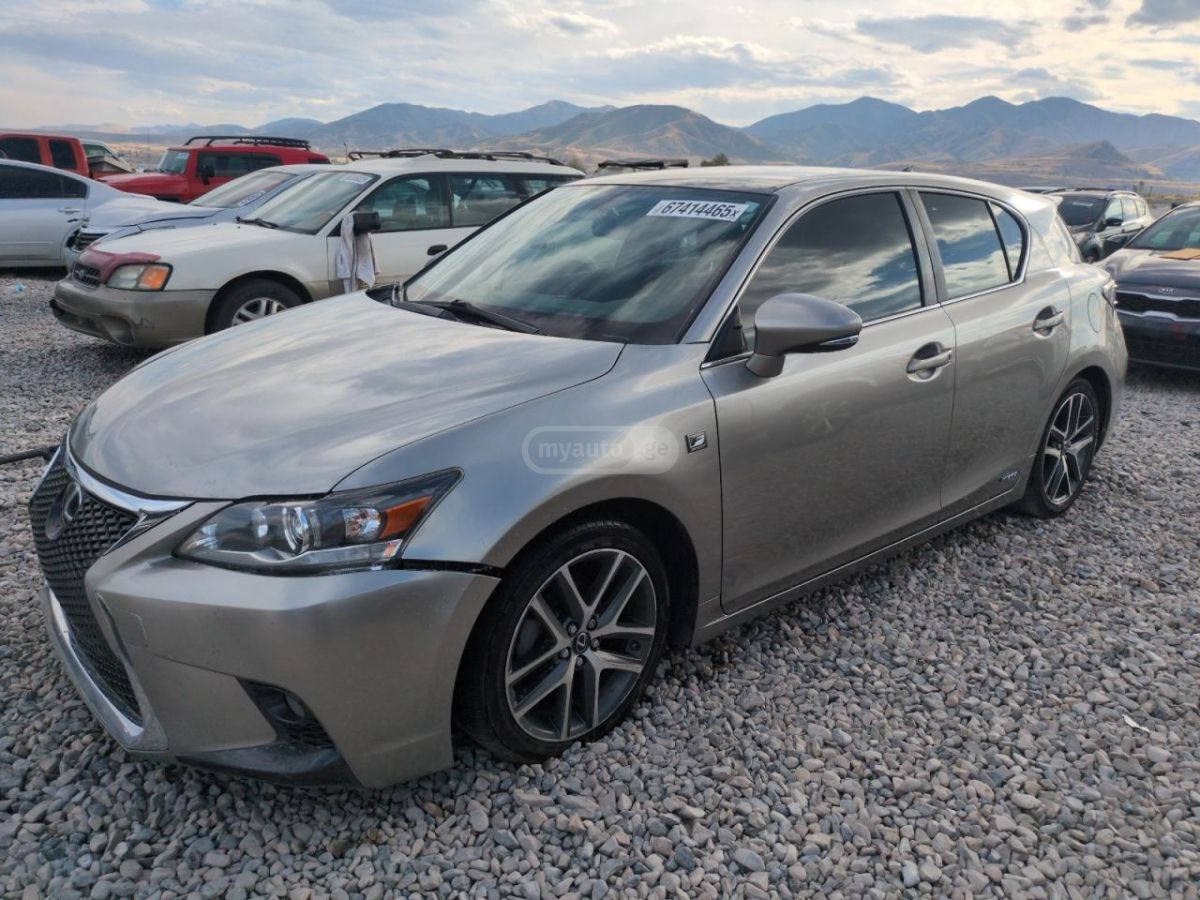 Lexus CT 200 h