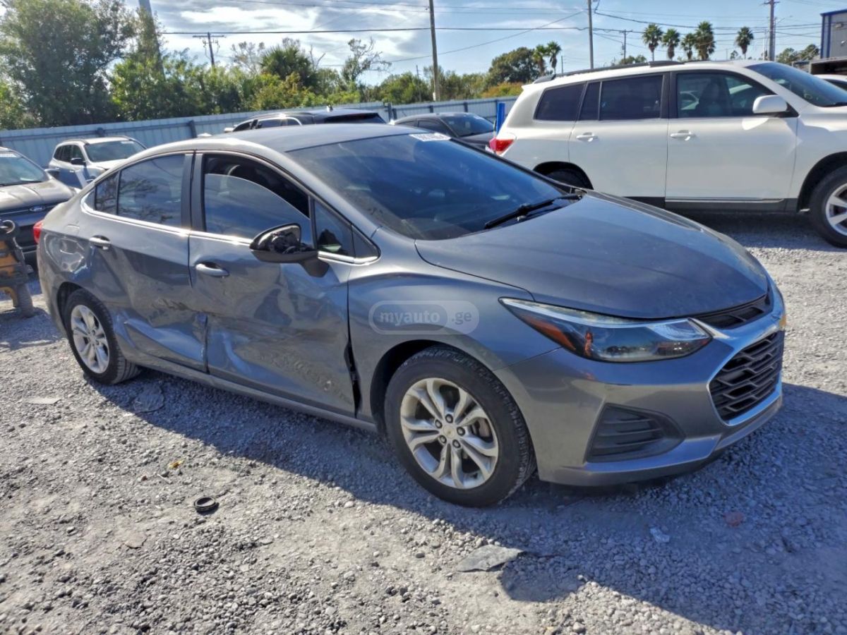 Chevrolet Cruze 2019 — photo 2