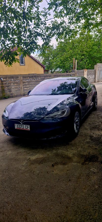 Tesla Model S 2017 — photo 2