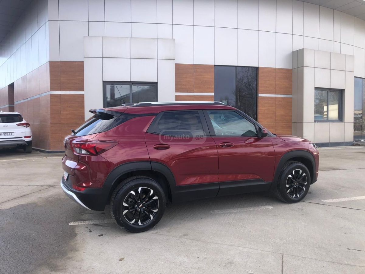 Chevrolet Trailblazer 2022 — photo 2