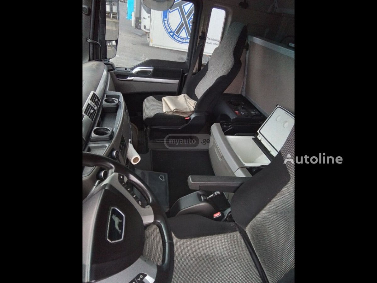 Isuzu TGX 2018 — photo 2