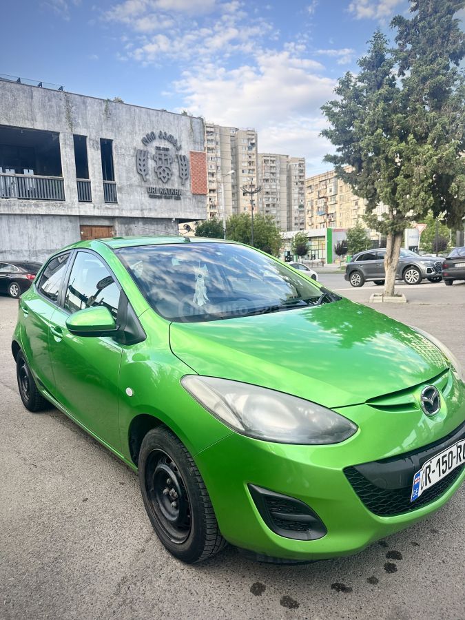 Mazda Mazda2 2012 — photo 2