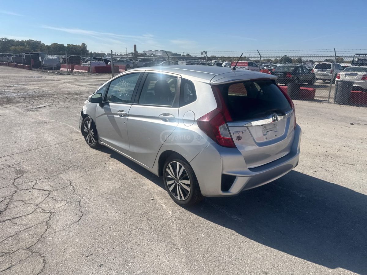 Honda FIT 2016 — photo 2