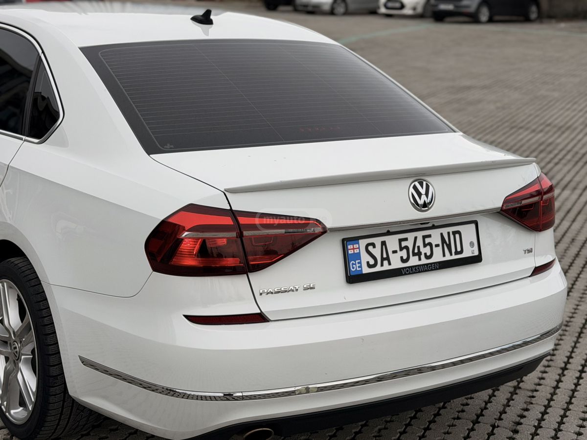 Volkswagen Passat 2017 — photo 2