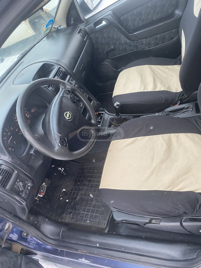 Opel Astra 2000 — photo 2