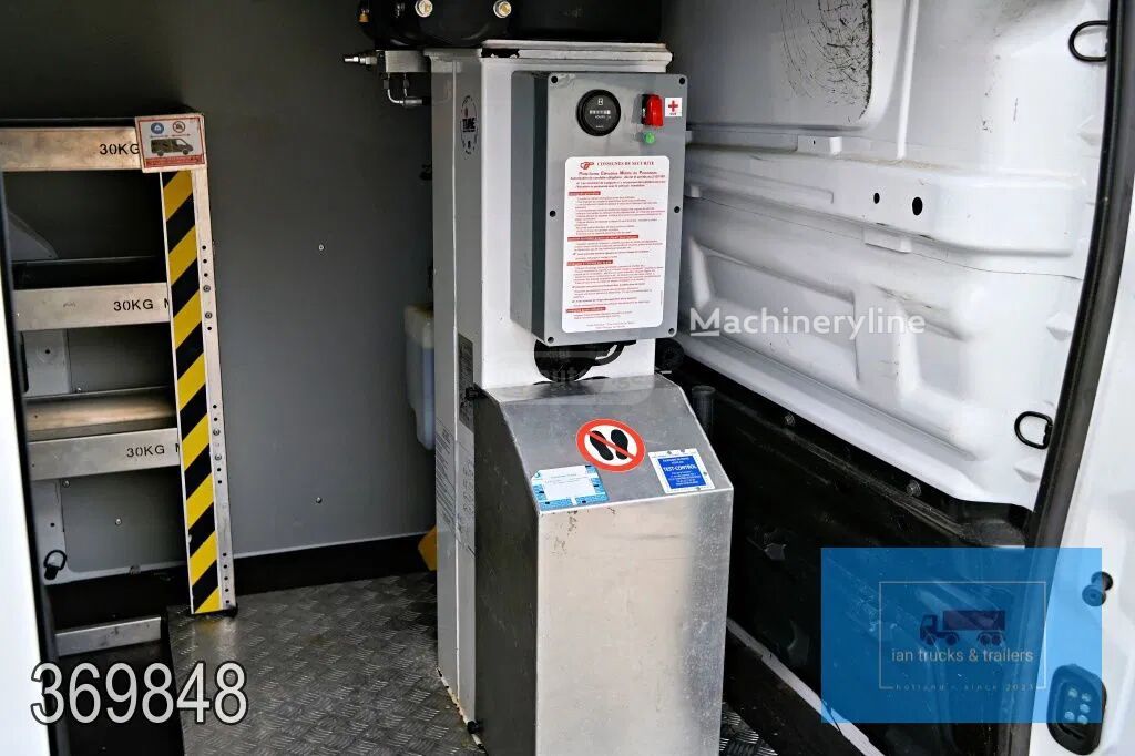 Renault Trafic 2022 — photo 2