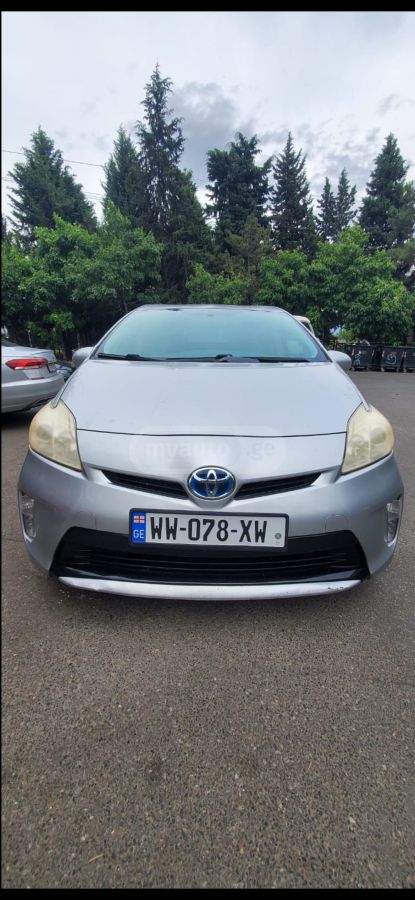 Toyota Prius 2014 — photo 2