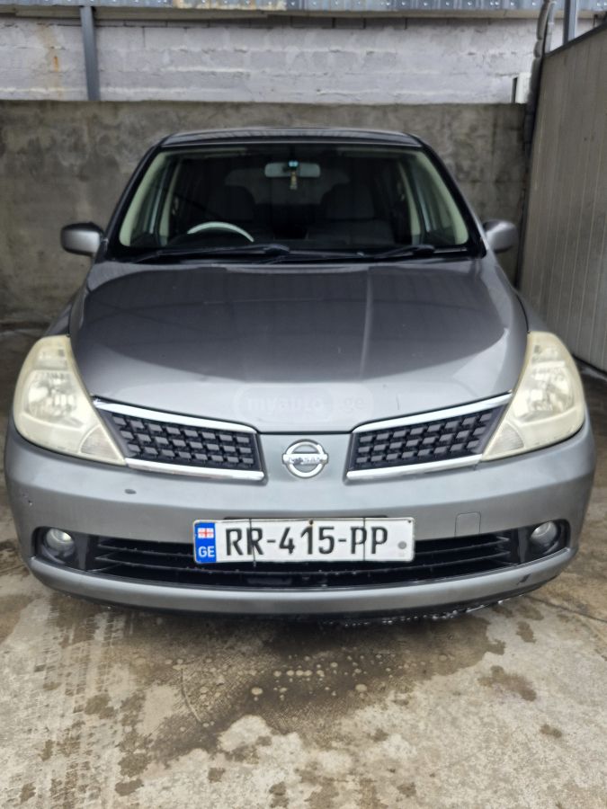 Nissan Tiida
