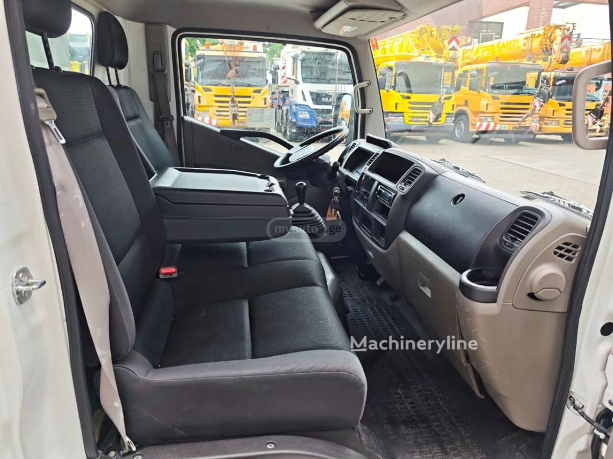 Nissan Cabstar 2015 — photo 2