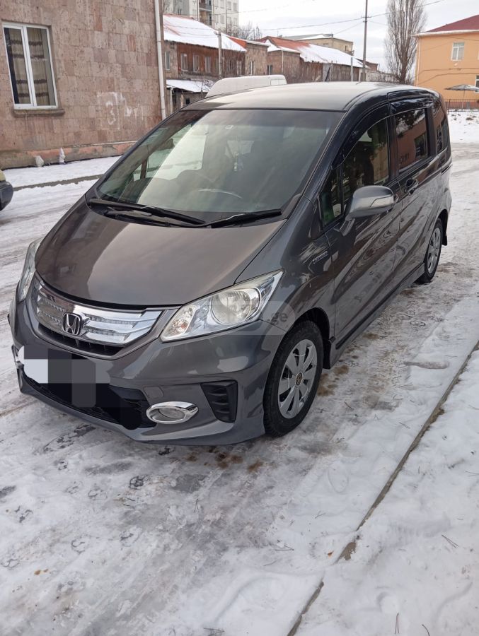 Honda Freed 2012 — photo 2