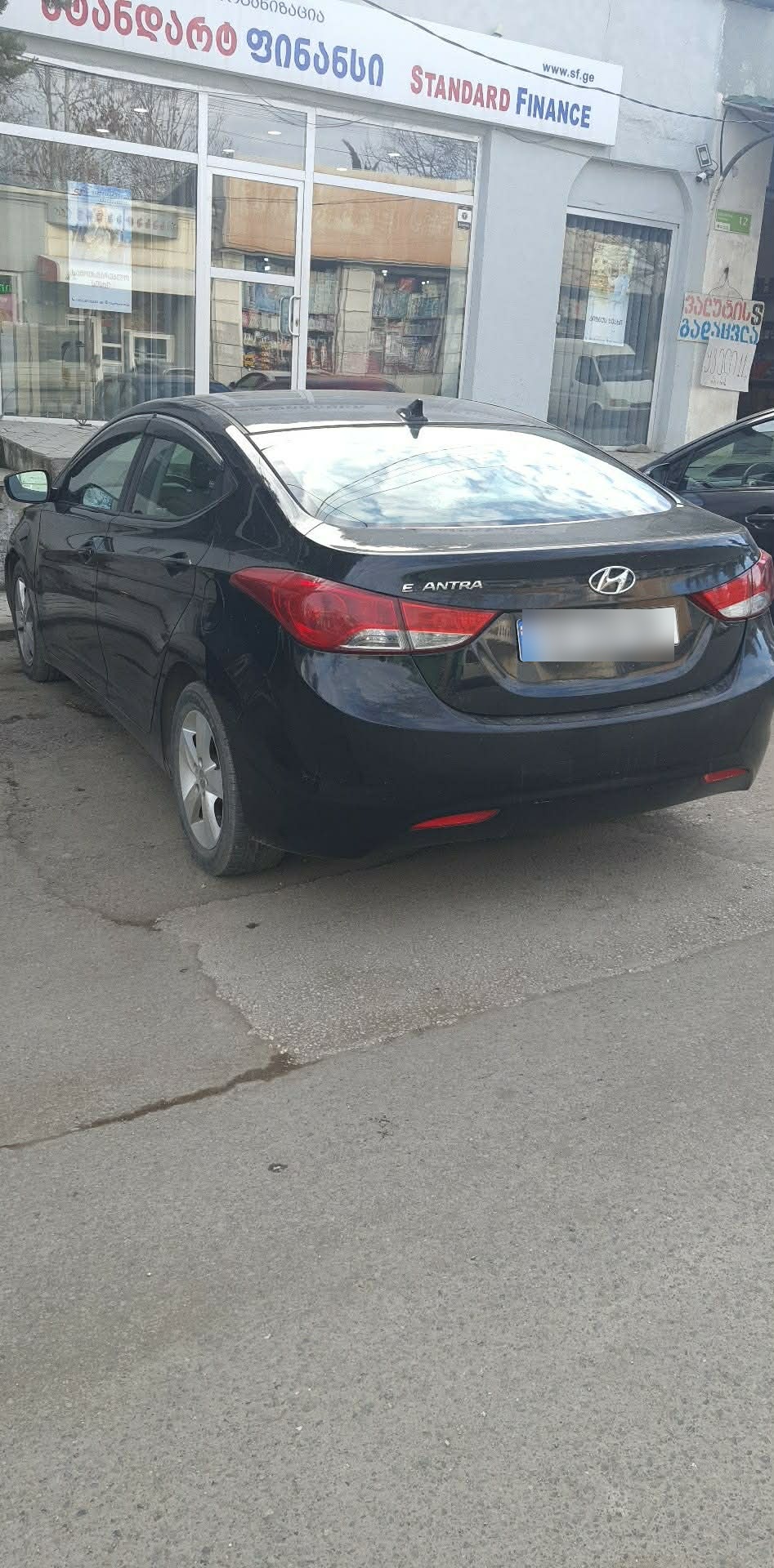 Hyundai Elantra 2011 — photo 2