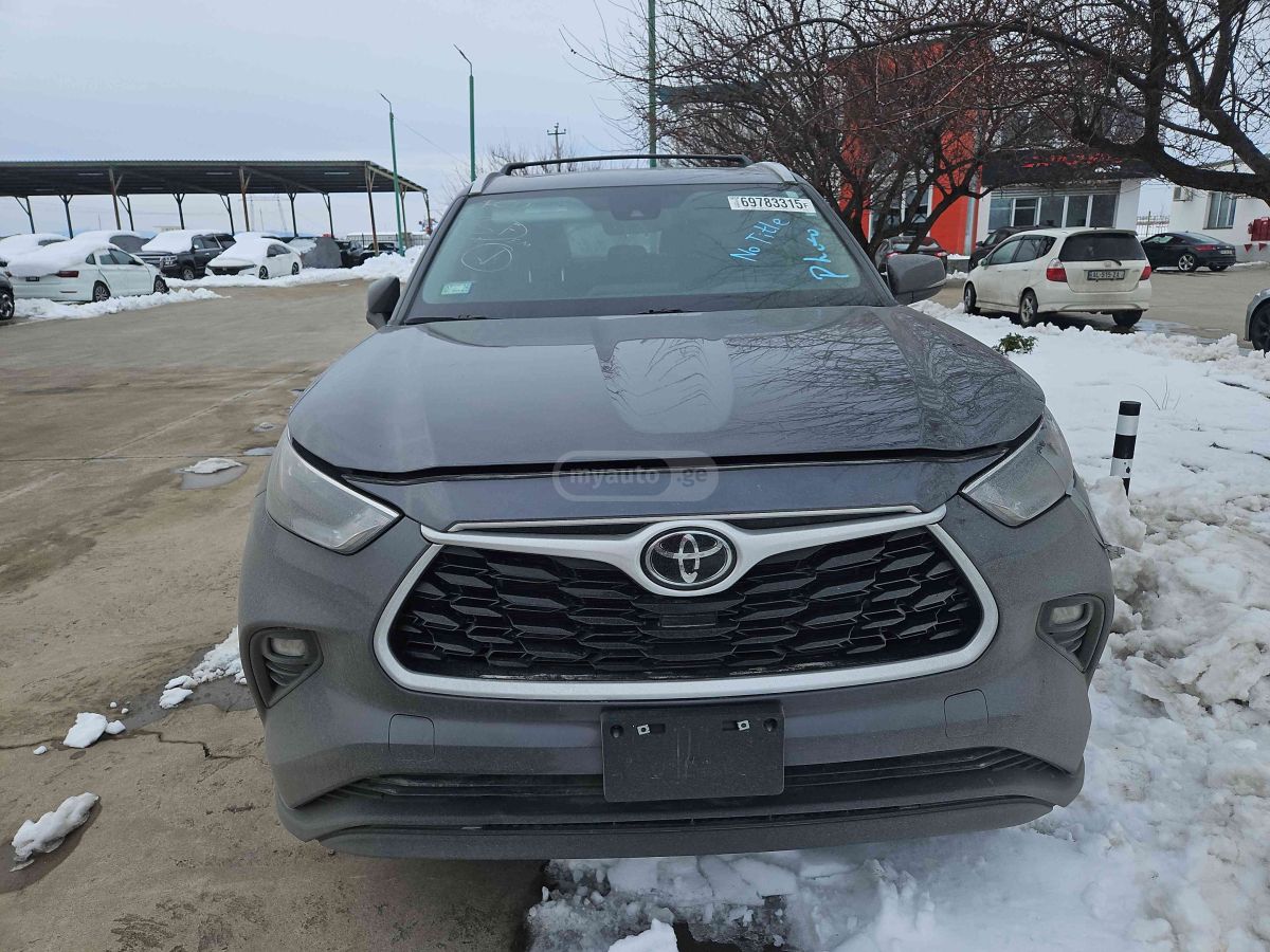 Toyota Highlander 2023 — photo 2