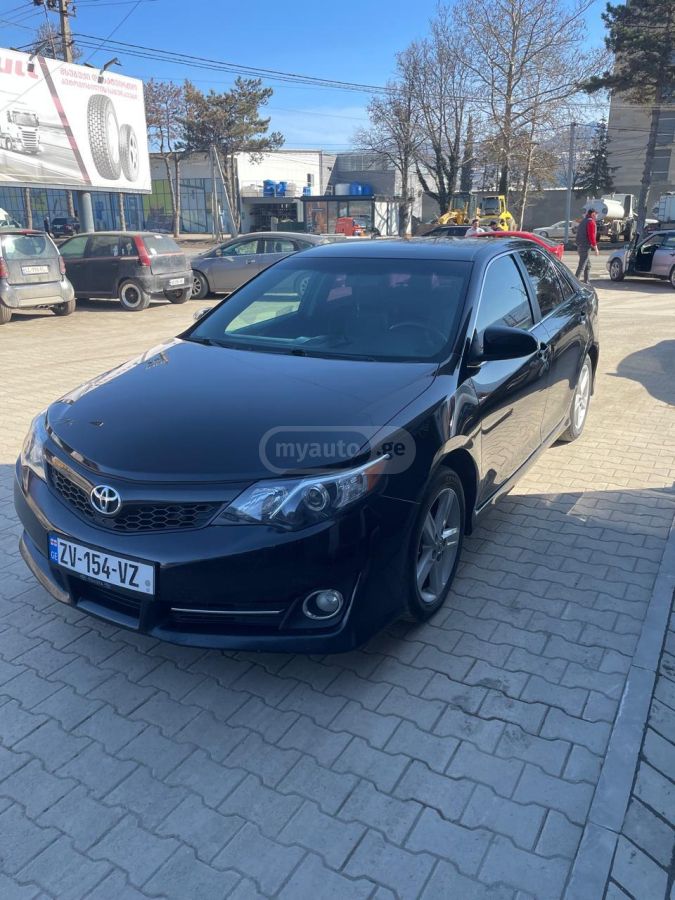 Toyota Camry 2013 — photo 2