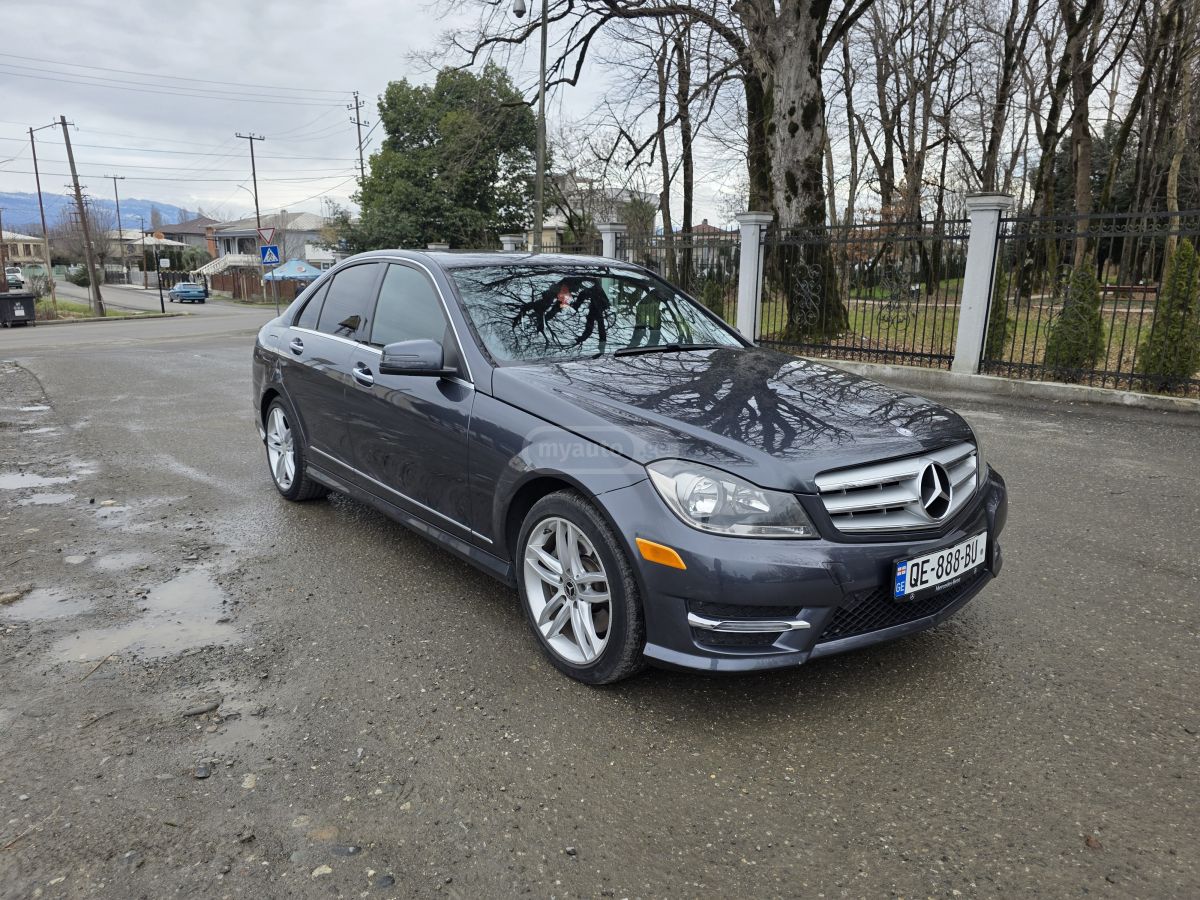 Mercedes-Benz C 300 2013 — photo 2