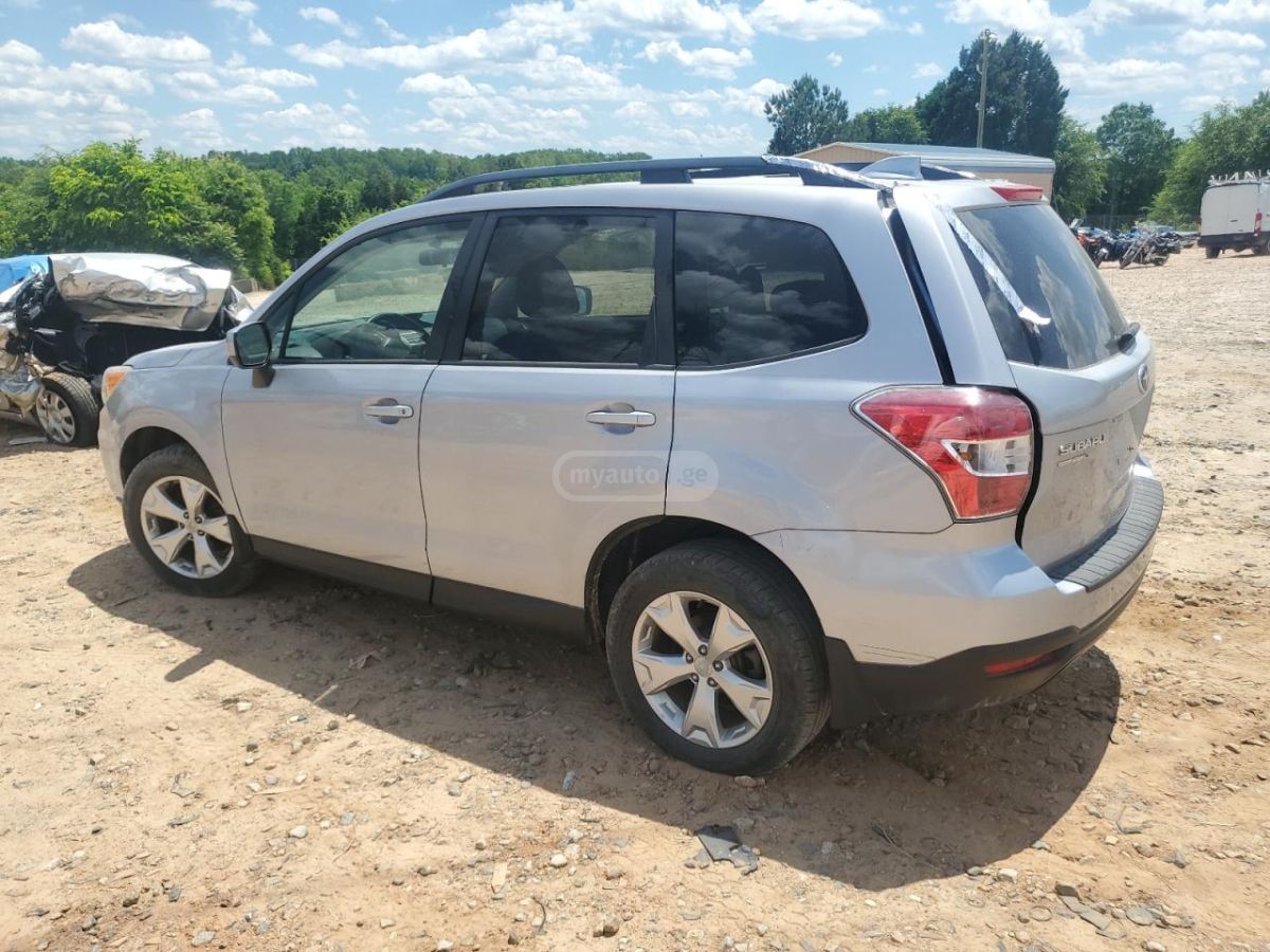 Subaru Forester 2016 — photo 2