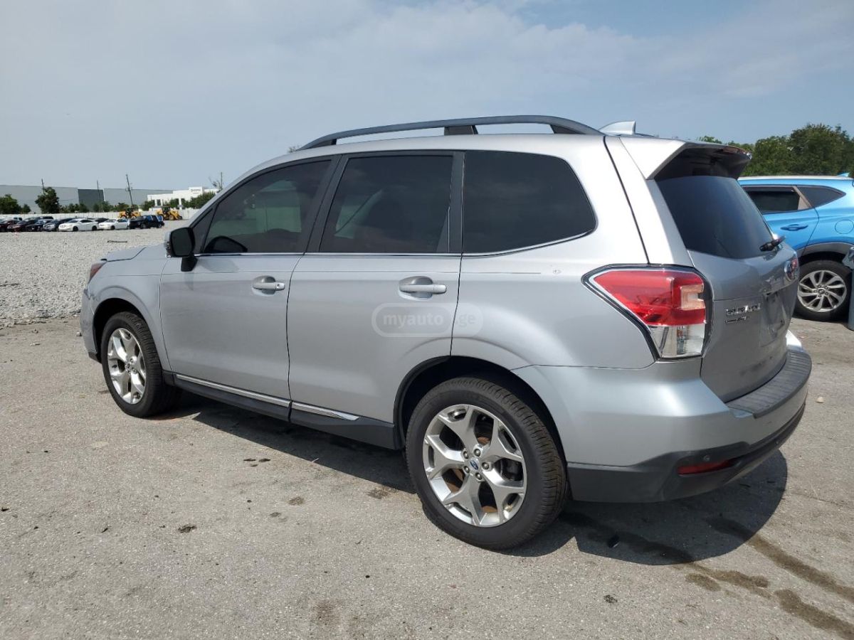 Subaru Forester 2018 — photo 2