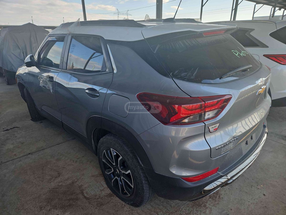 Chevrolet Trailblazer 2023 — photo 2