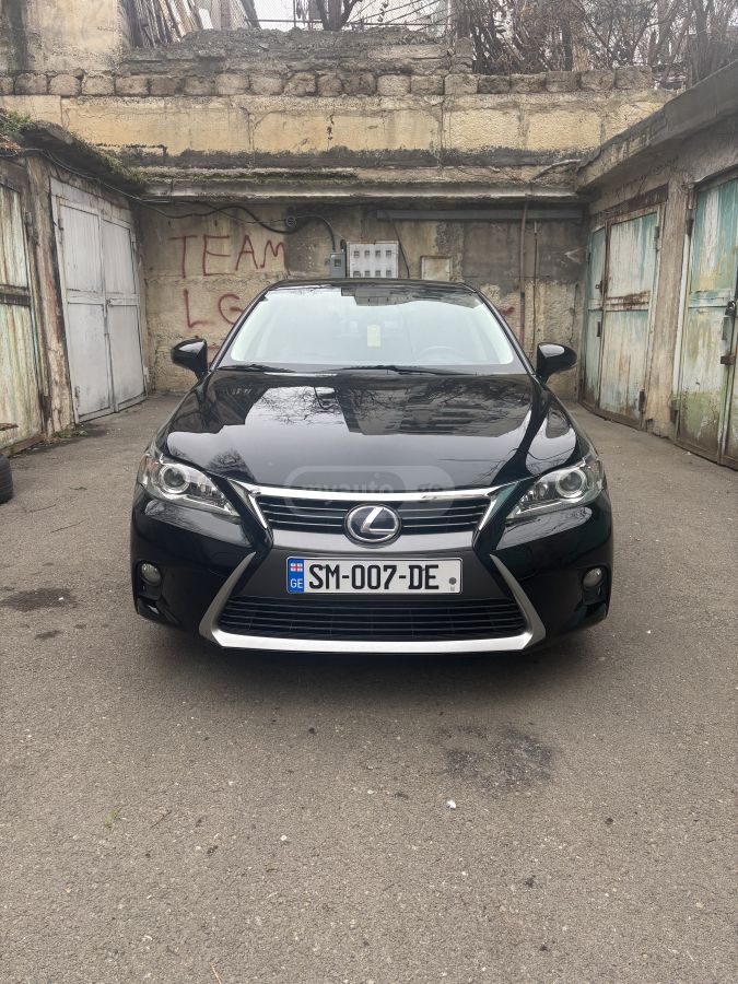 Lexus CT 200 h 2014 — photo 2