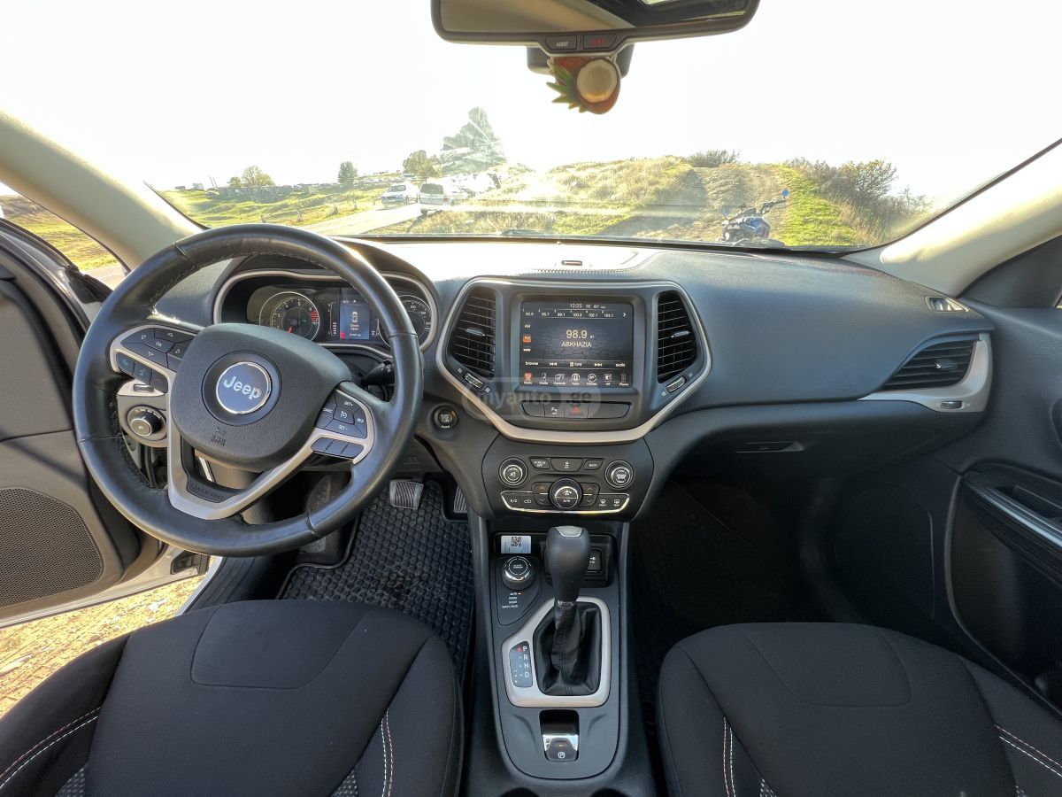 Jeep Cherokee 2016 — photo 2