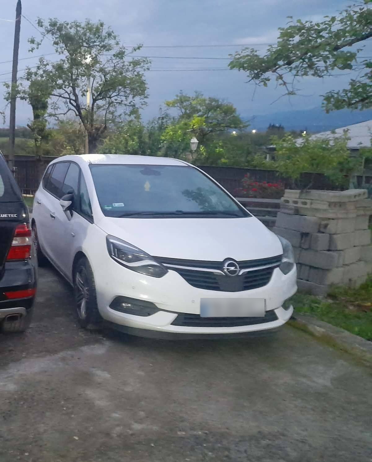 Opel Zafira 2017 — photo 2