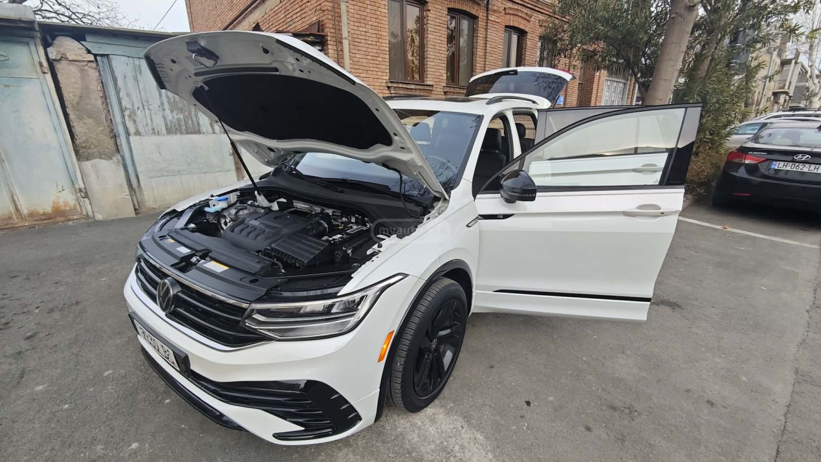 Volkswagen Tiguan 2022 — photo 2