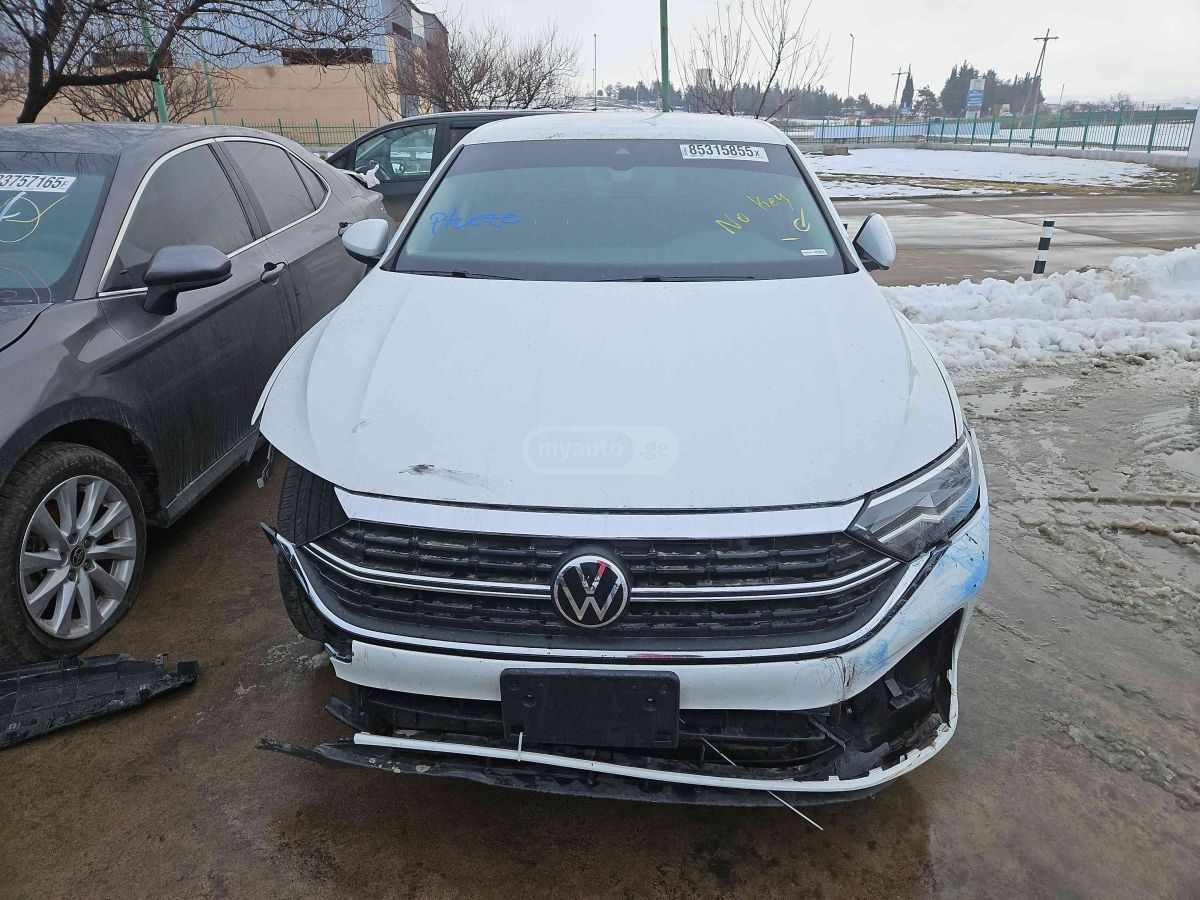 Volkswagen Jetta 2023 — photo 2