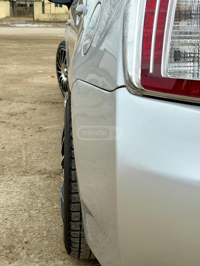 Toyota Prius 2013 — photo 2