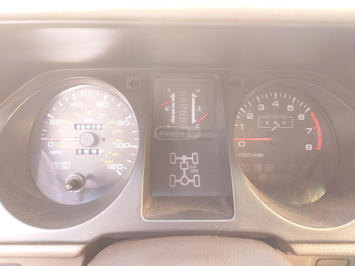Mitsubishi Montero 1998 — photo 2